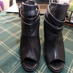 9. Simply Vera By Ver Wang size 6